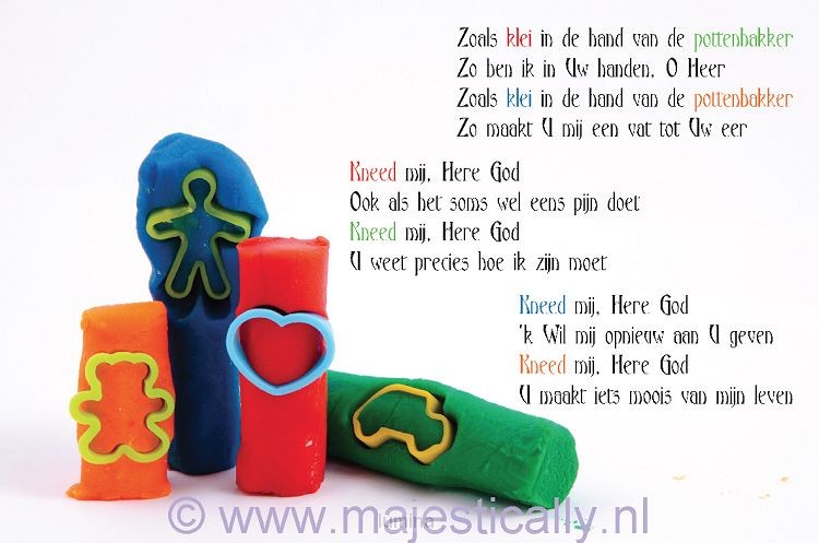Kinderkaart zoals klei in de hand van de