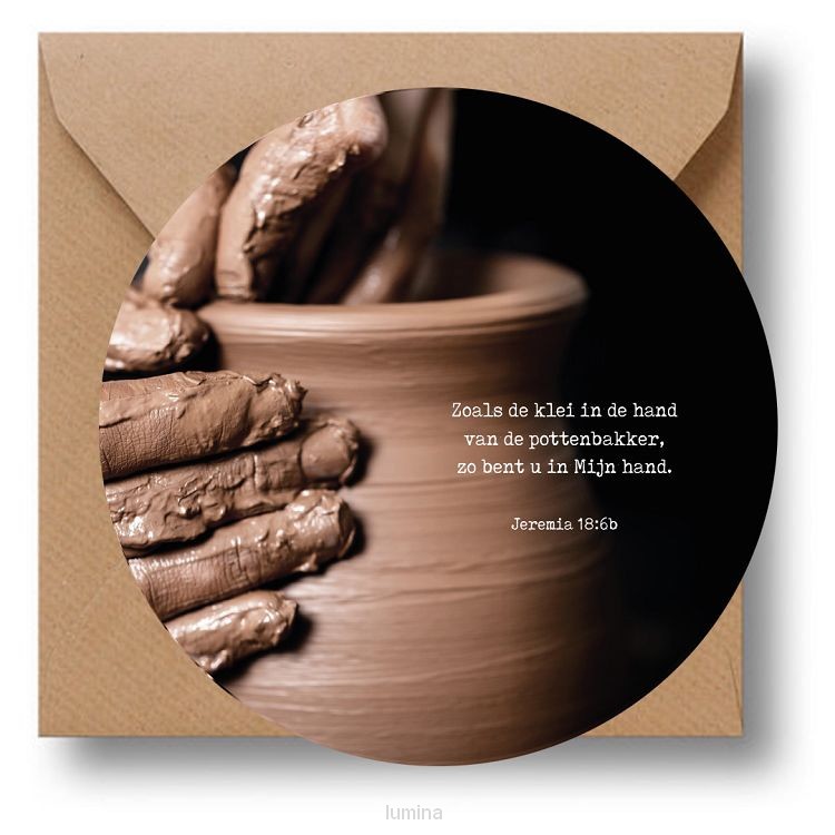 Cirkelcadeau klei in de hand van de